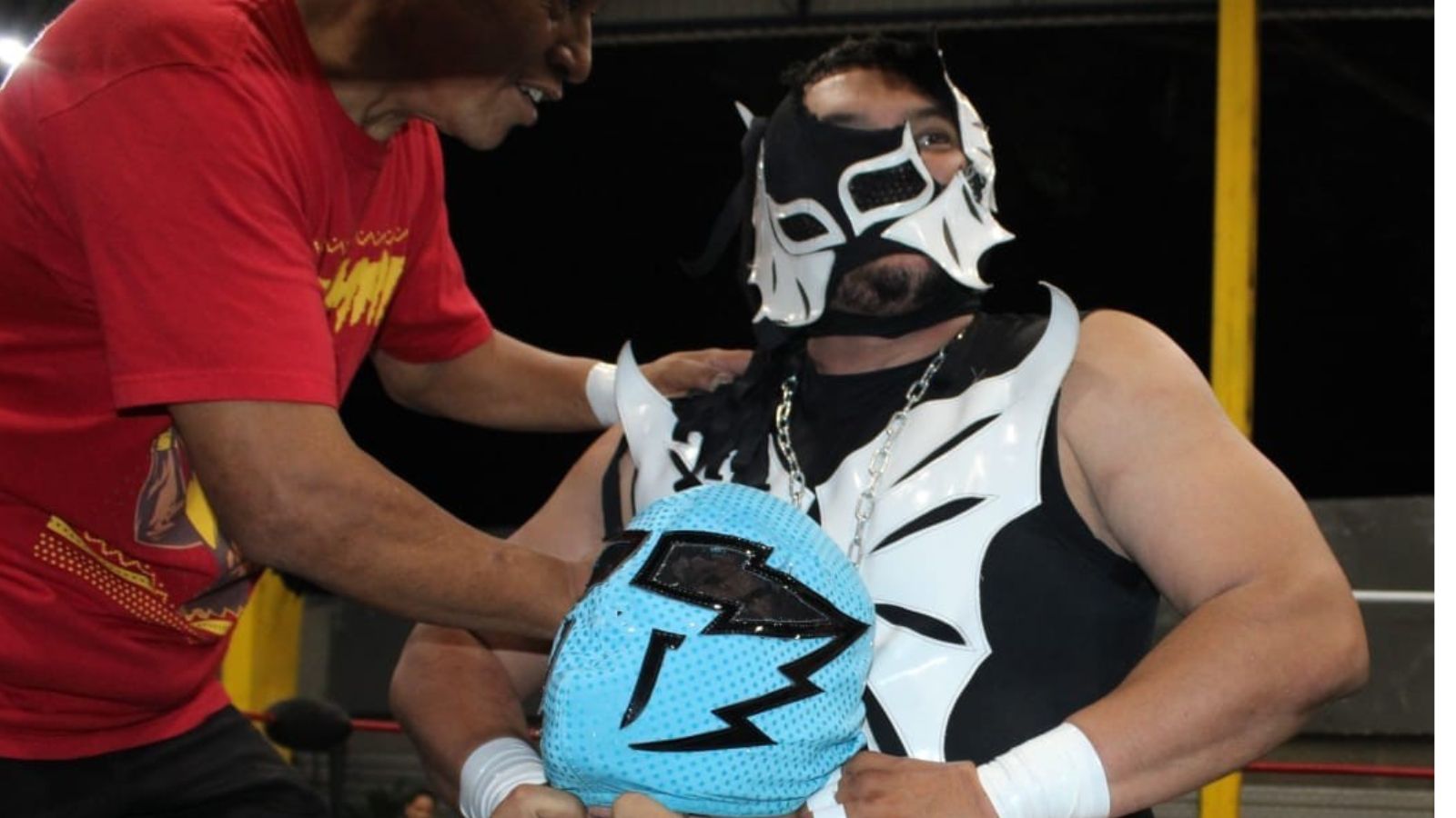 Ultimo Vampiro from El Salvador battles Alto Voltaje Sr. from Guatemala for the WCA Championship at Arena Gladiadores - modern El Salvador lucha libre in action. 