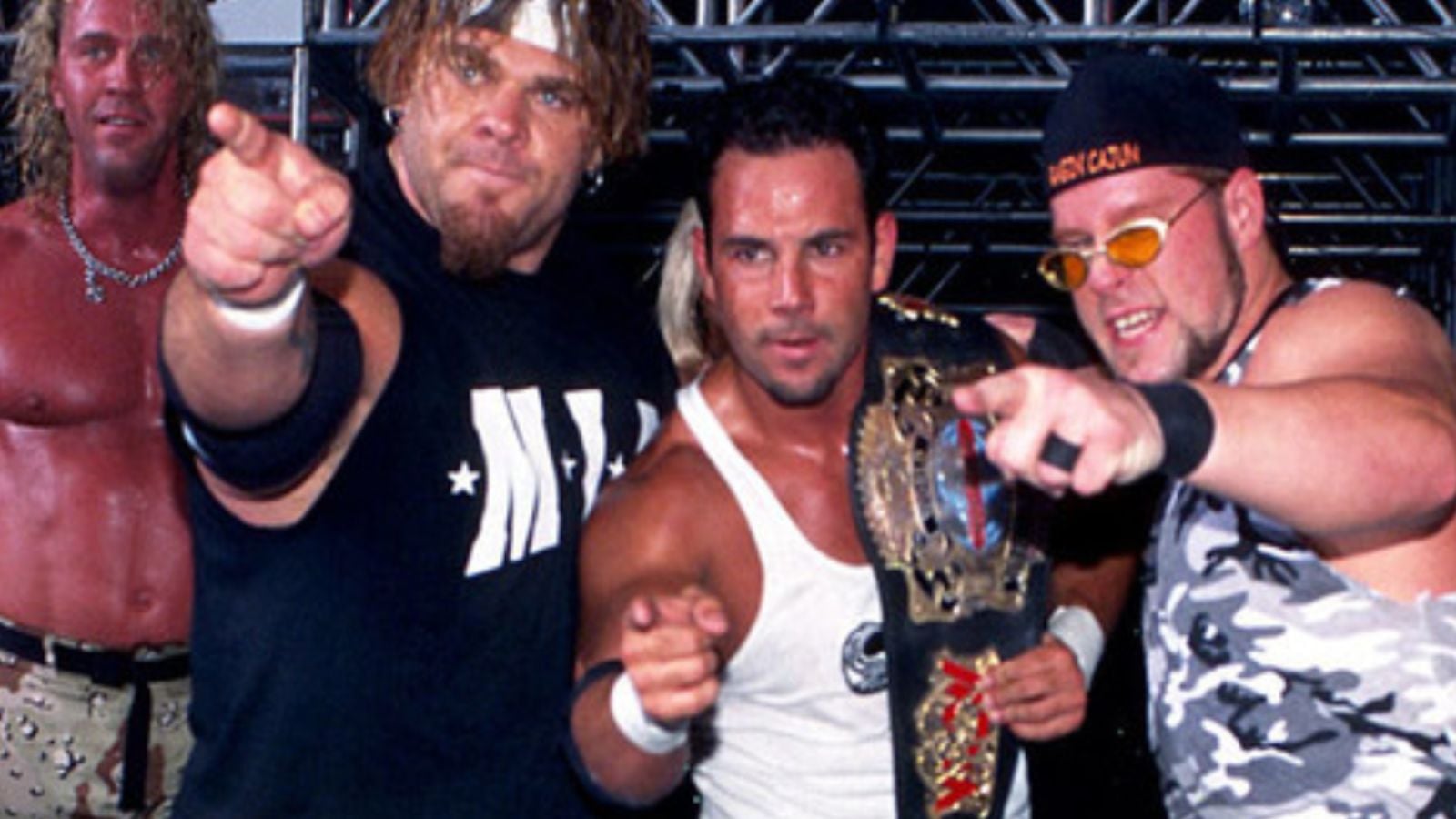 In 2000, Van Hammer joined the Misfits In Action stable as Private Stash, later promoted to Major Stash in WCW.
