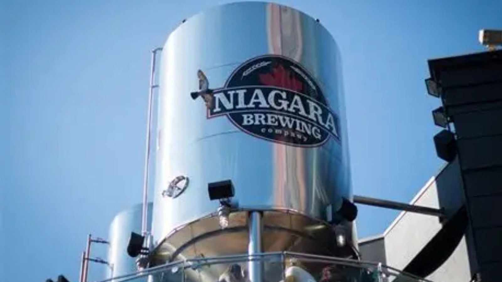 Niagara Brewing Company now occupies the former WWE Niagara Falls location on Clifton Hill, where The Pile Driver once stood. 