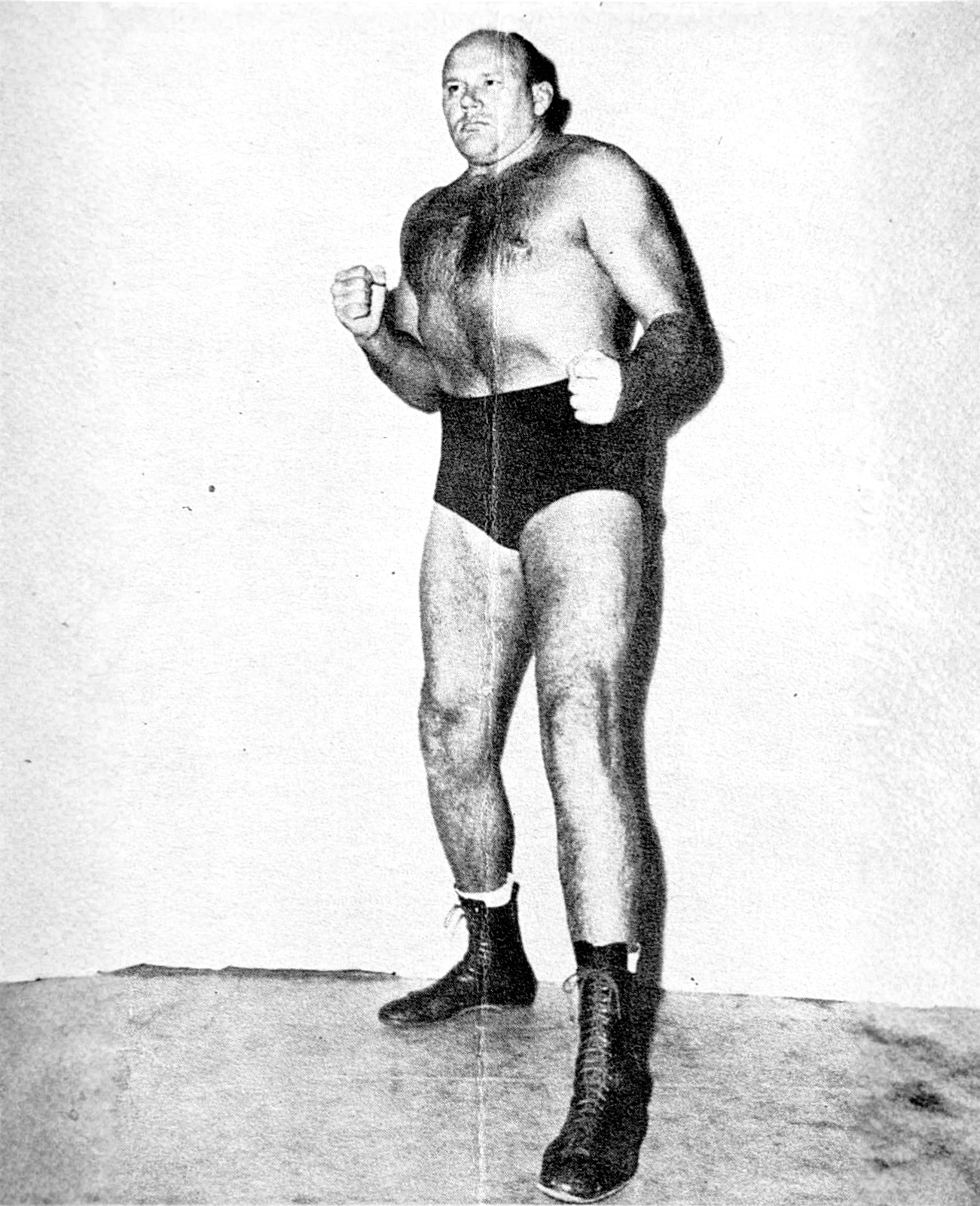 Frederick Von Schacht, billed at 6 feet 4 and around 255 pounds, was Fred Kohler’s Chicago era 
