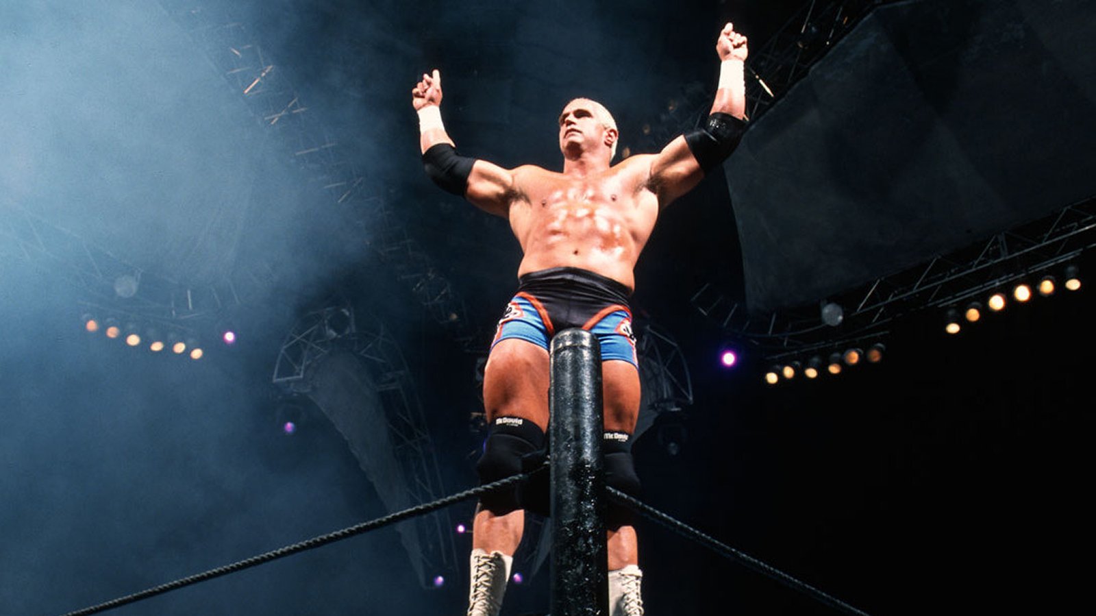 By the late 1990s and early 2000s, Hardcore Holly became a reliable Attitude Era mainstay in WWF/WWE, known for his toughness, no-nonsense style, and willingness to endure brutal matches. Holly’s combination of hardcore brawling, comedic segments, and veteran ring psychology made him a versatile performer.