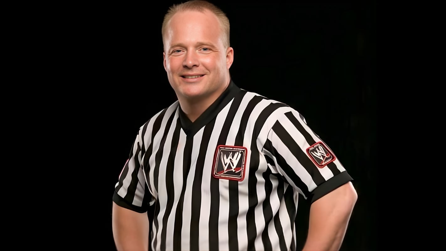 Referee Jack Doan was one of the few WWF crew members to reach Louisville Gardens on time as most of the roster remained delayed in transit. 