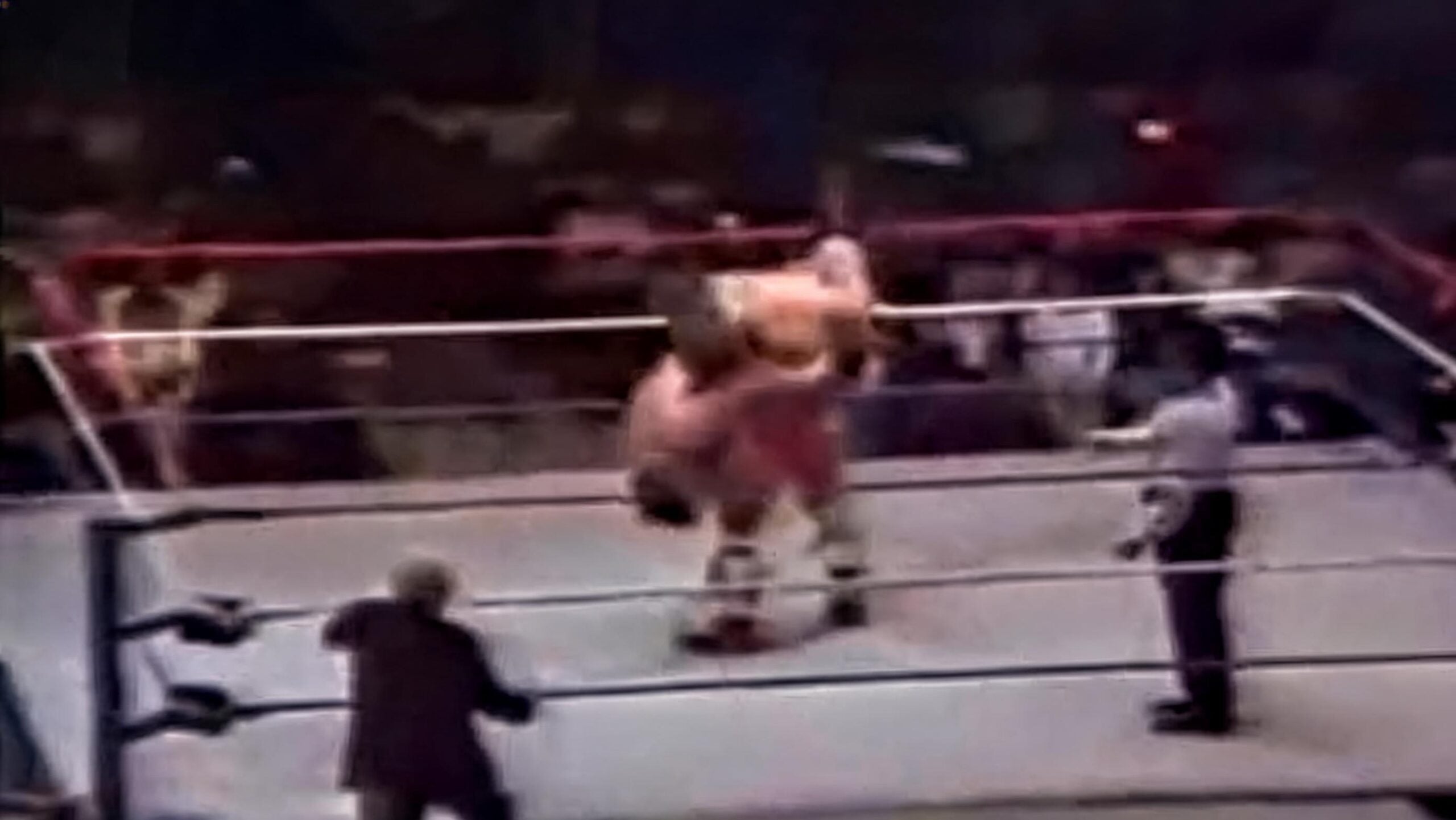 30 Times Andre the Giant Was Bodyslammed The Ultimate Warrior bodyslams Andre the Giant at Maple Leaf Gardens in Toronto, Ontario, on October 29, 1989, as part of a program designed to establish the Warrior as a top babyface.