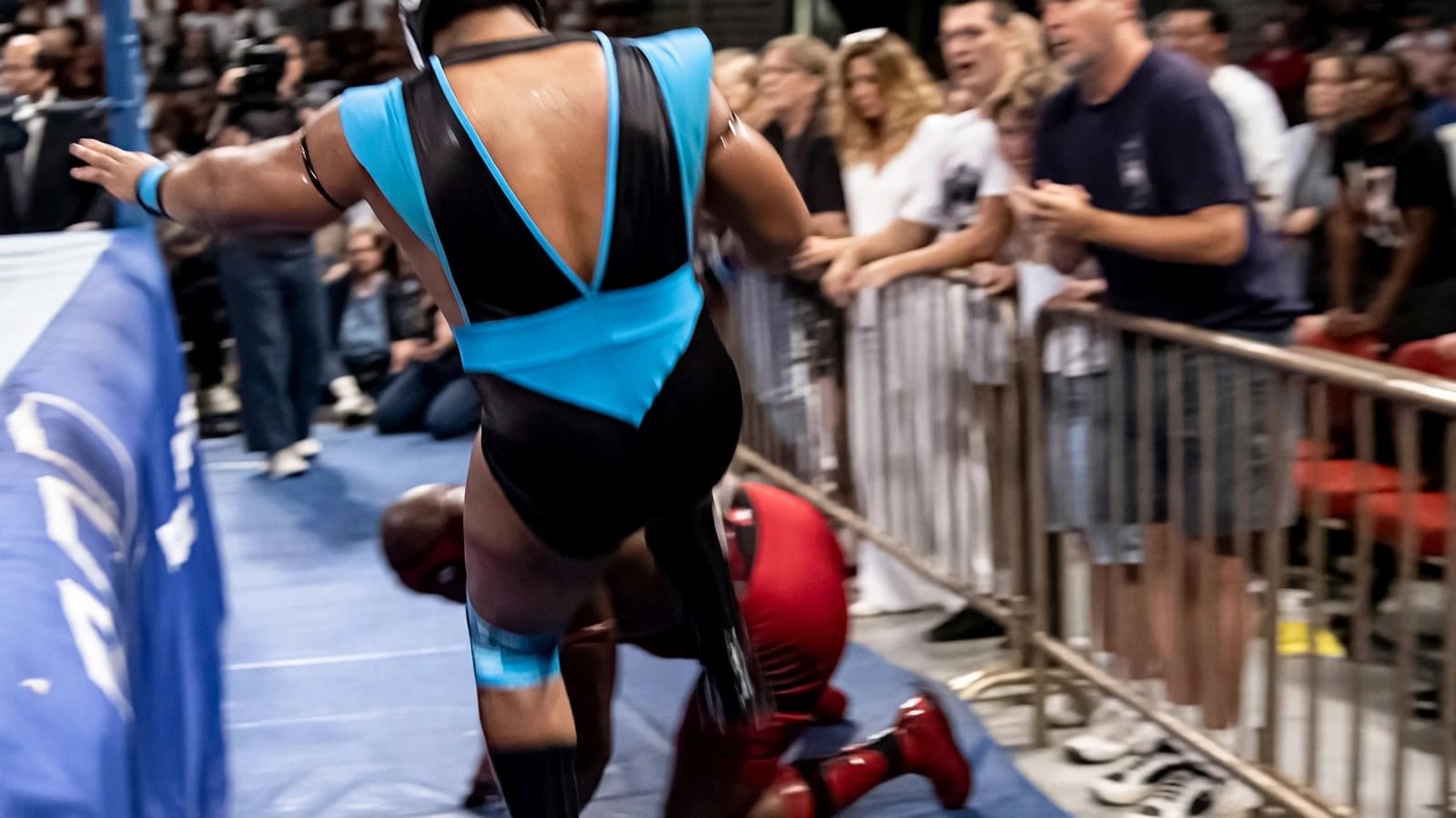Ahmed Johnson: The Kick That Ended a WWF Star's Rise An in-ring incident during Ron Simmons's WWF debut left Ahmed Johnson seriously hurt, with consequences that outlasted the moment itself.