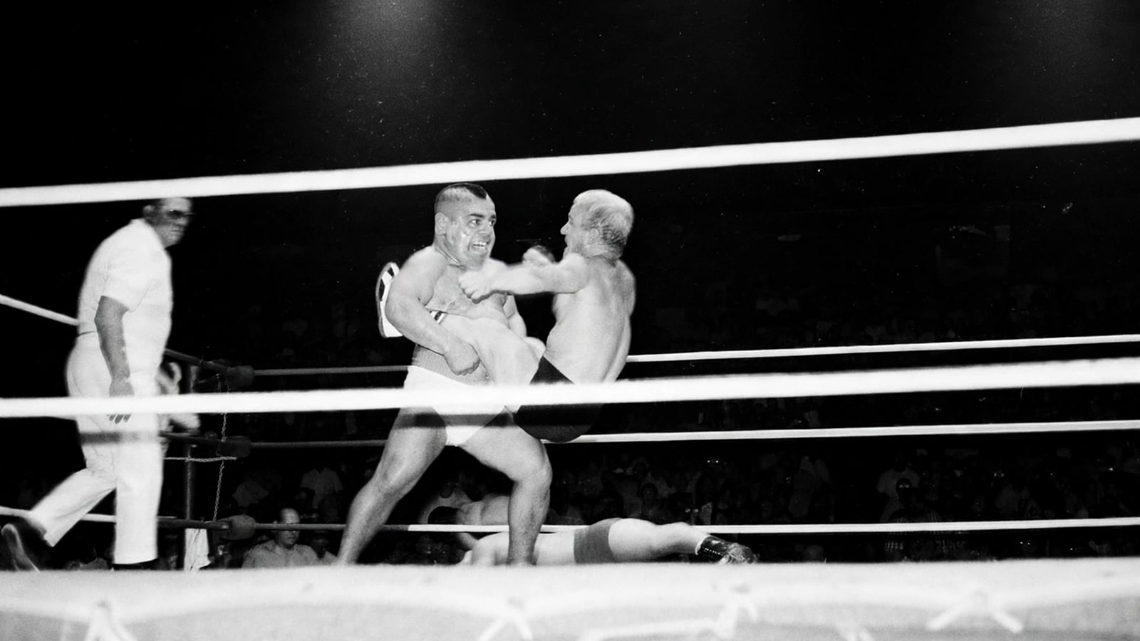 21 Little People Wrestlers Who Built a TV Wrestling Boom Little Beaver applies a reverse body scissors to Sky Low Low